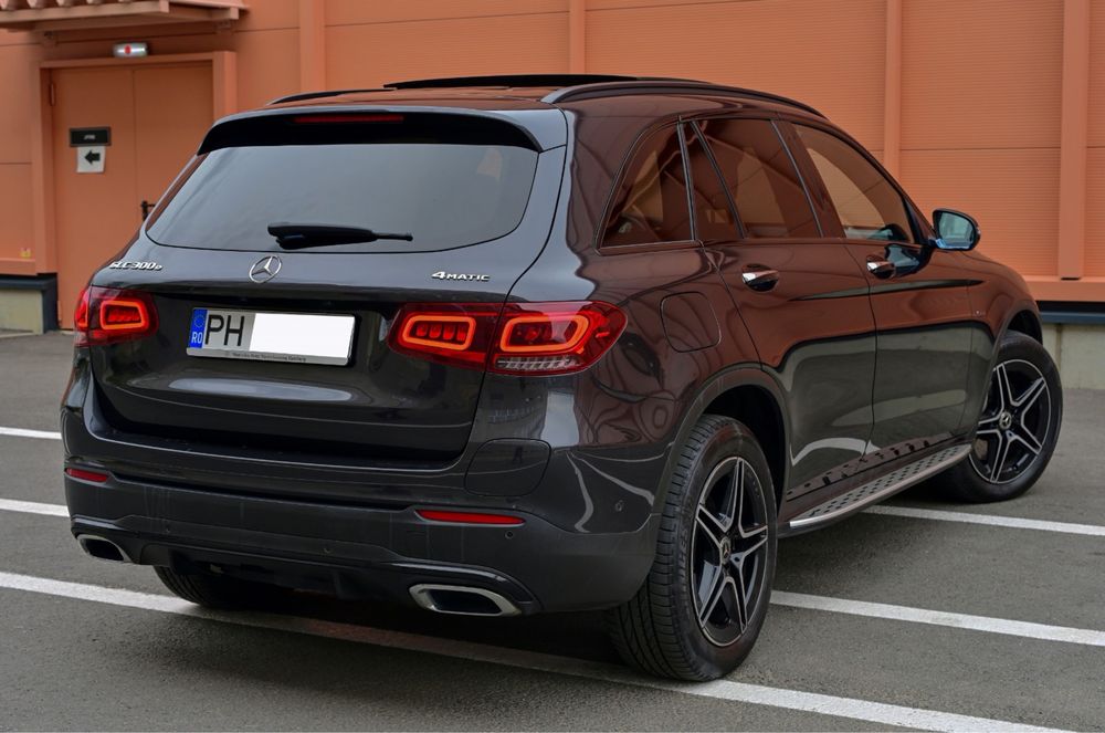 Mercedes-Benz GLC Mercedes-Benz GLC 300e 4MATIC Plug-in Hybrid AMG Line | 2021/12 | 320