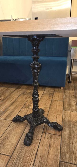 mese de restaurant/bistro cu blat din PAL si picior din fier forjat