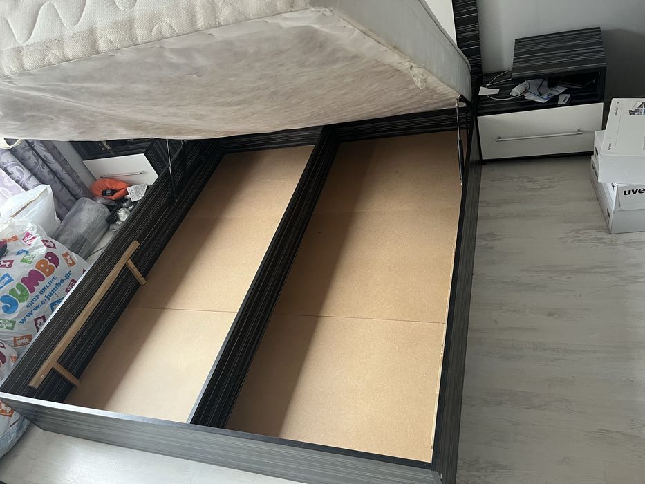 Спалня с матрак и  механизъм с място за багаж 164/190см.