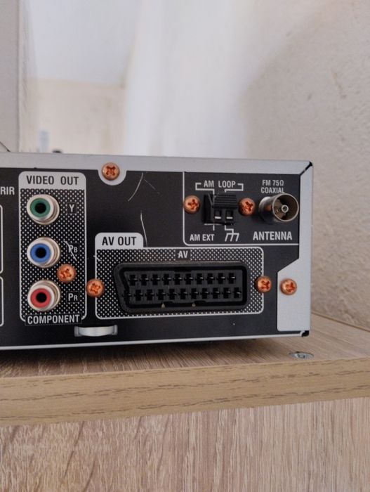 Двд със две колони JVC