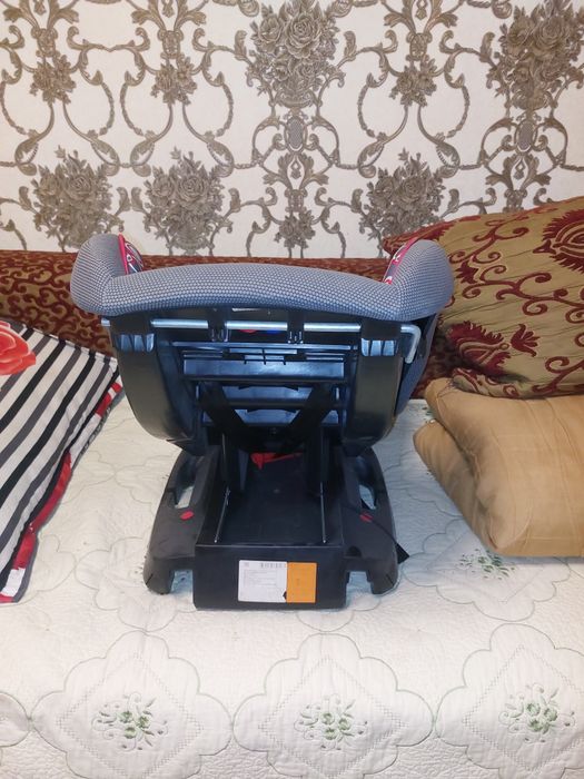 Детское кресло автомобильное  продаётся Срочно