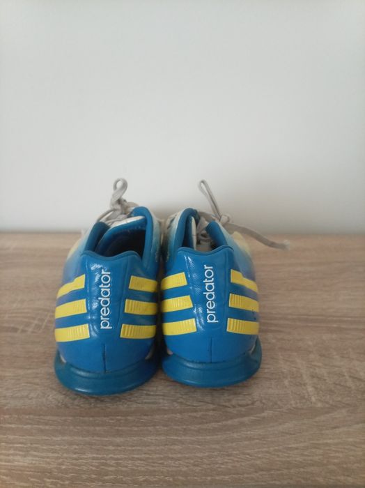 Adidasi fotbal sintetic