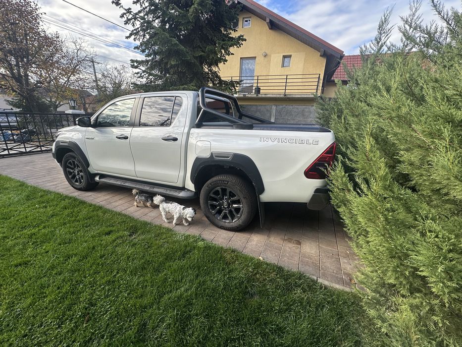 Vand Toyota Hilux Invincible 2,8 204 CP