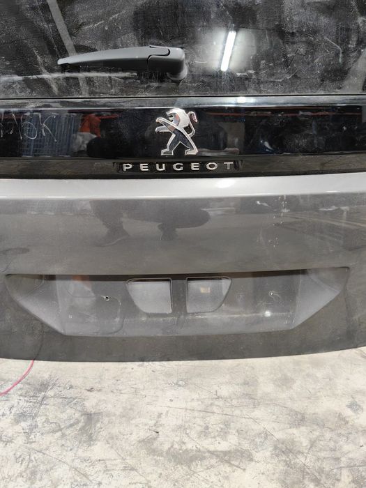 Багажник врата Peugeot 5008 2023 / Пежо 2023г