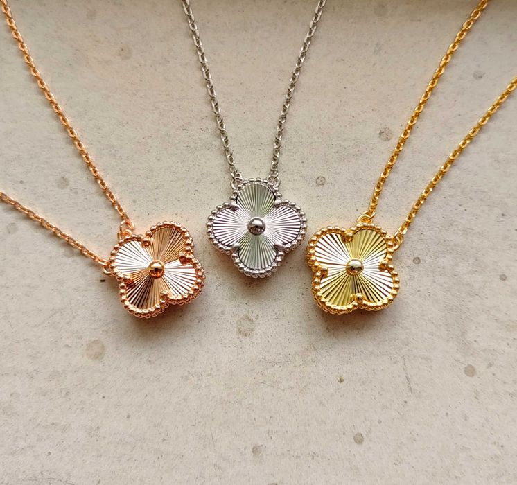 Златно дамско колие с детелина от бял седеф, Van Cleef & Arpels VCA