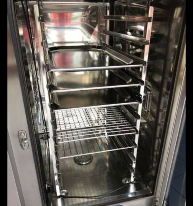 Конвектомат Rational SCC 10 тави със стойка