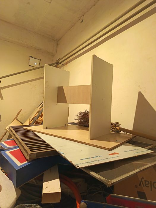 Продам кухонный стол с стульями