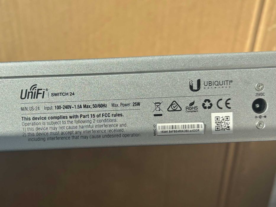Switch Ubiquiti Unifi US-24 - Management, Layer 2, 24 porturi RJ45 gigabit, 2 porturi SPF