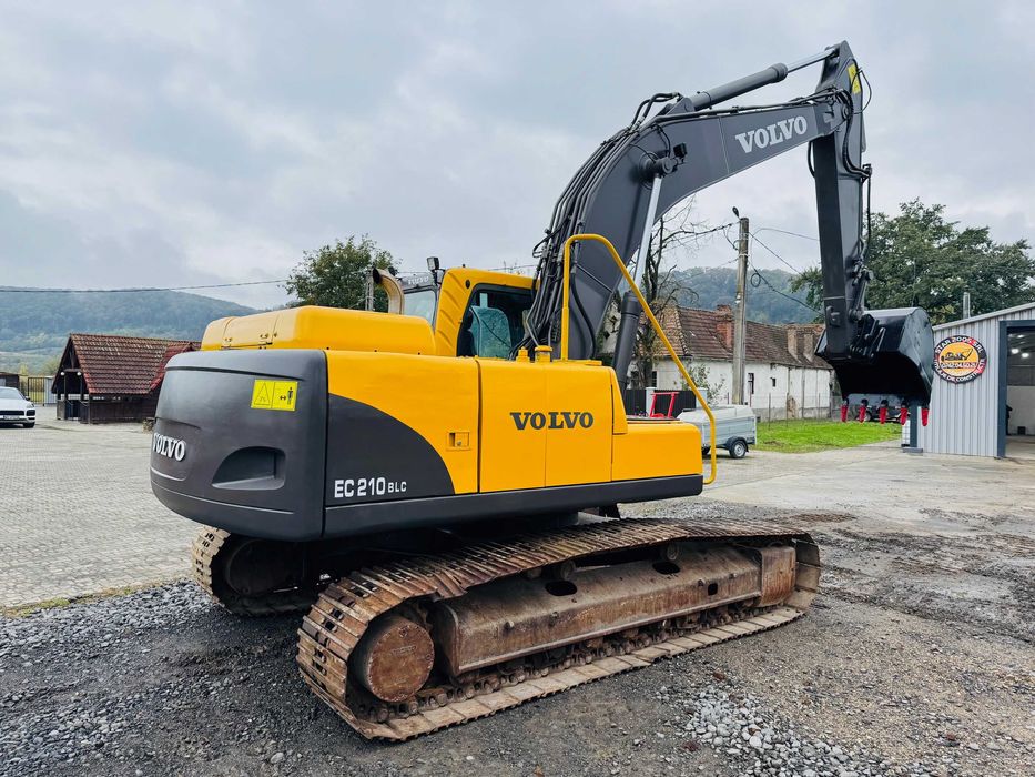 Excavator pe senile Volvo EC 210 BLC, an 2003, 22 tone, 1x cupa sapat
