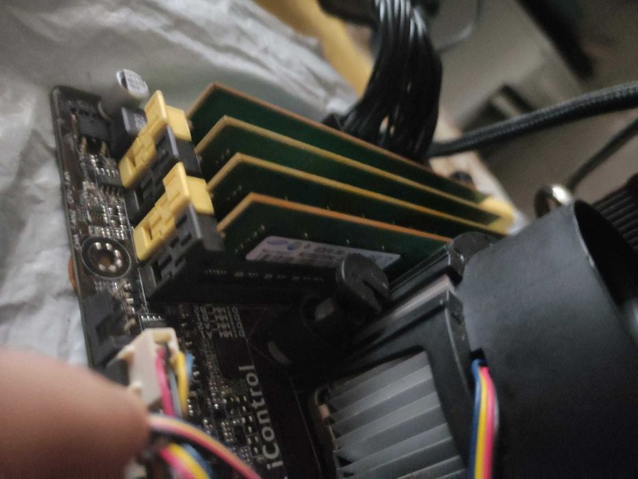 Memorii DDR3 , mai multe modele