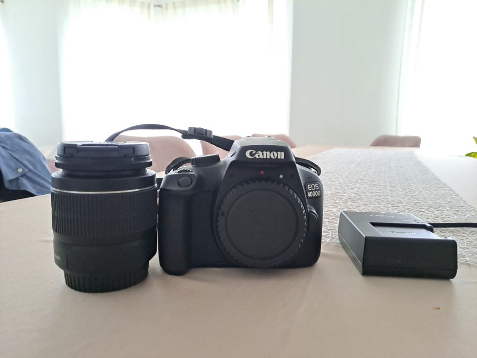 Aparat foto Canon EOS 4000D