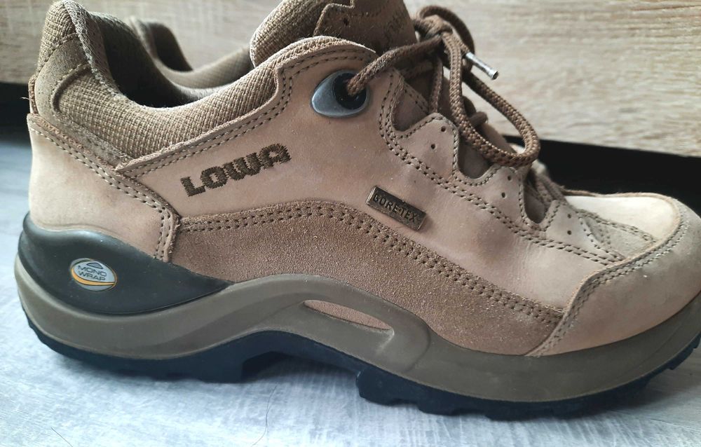 Туристически обувки LOWA, номер 39,5