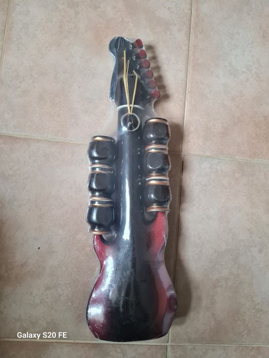 Vioara decorativa cu 6 pahare