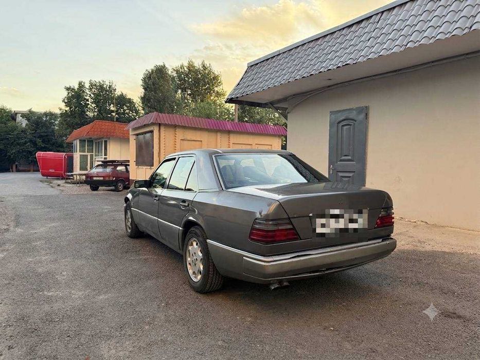 Mercedes-Benz W124 — после капремонта, заменена АКПП