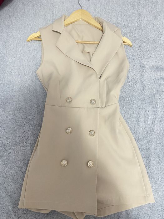 Дамски бежов гащеризон