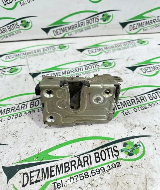 Broasca usa spate dreapta Dacia Logan 2005 1.4 MT (75 hp)