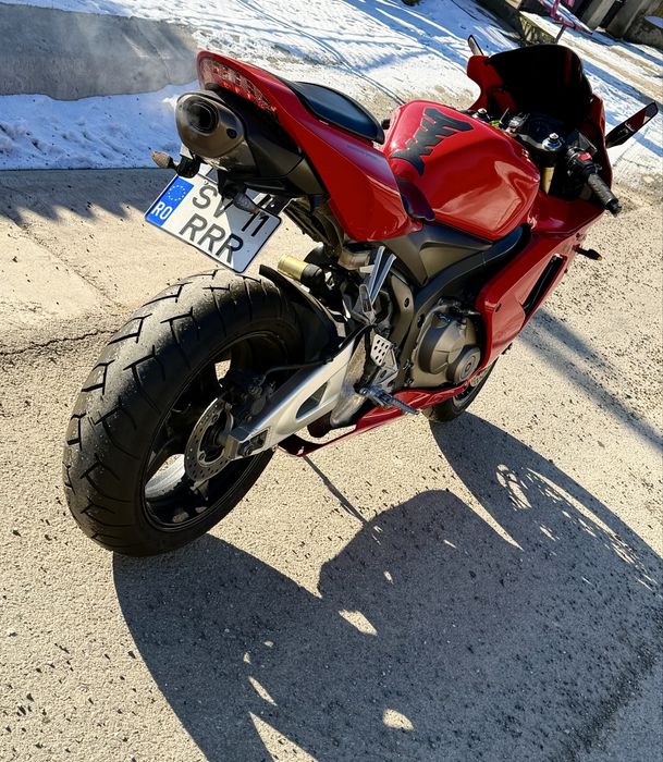 Motocicleta Honda CBR 600 RR