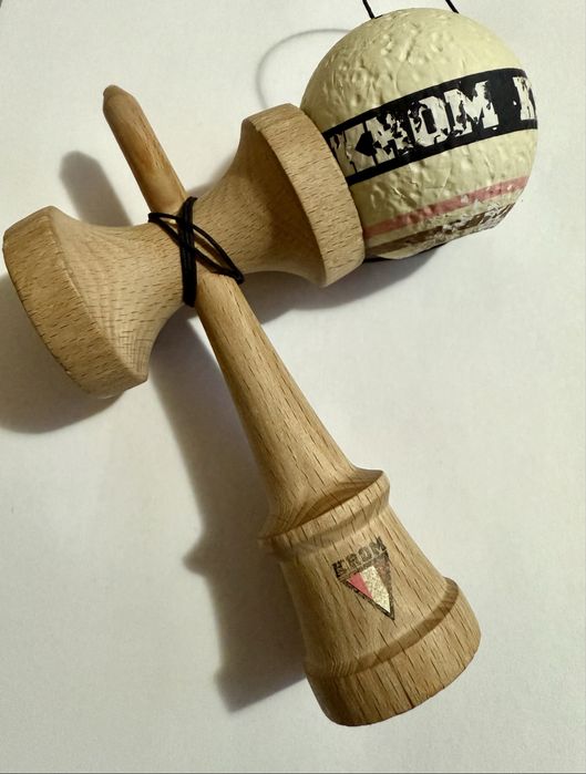 Vand Kendama Strogo Neapolitan