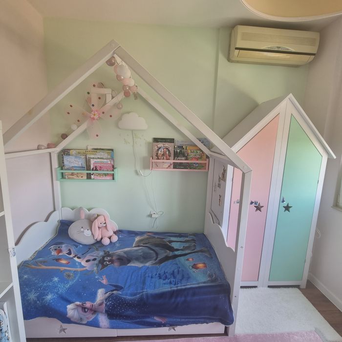 Обзавеждане за детска стая - легло, гардероб и етажерки