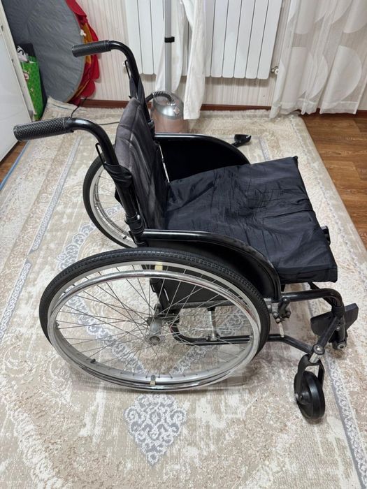инвалидная коляска