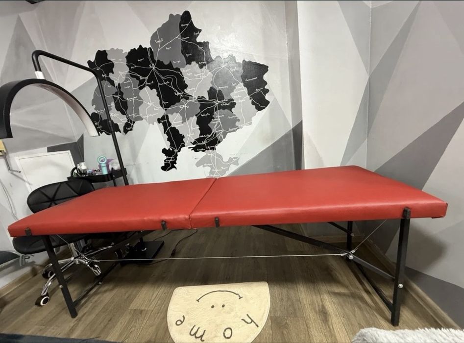 Продам кушетку б/у 15000