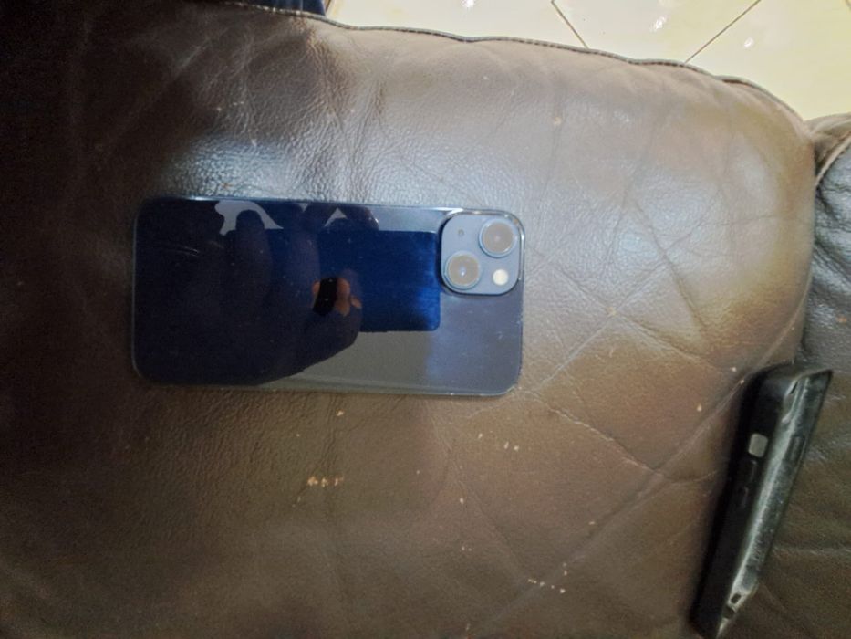 Vand iphone 13 simplu negociabil