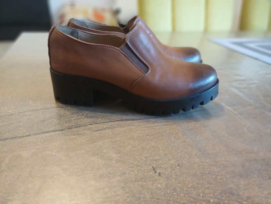 Vand pantofi piele naturala mar. 36