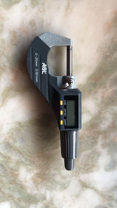 Измерительные приборы в ассортименте