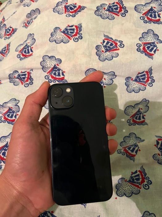 Айфон 13 сатылады