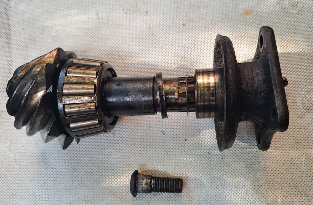 Диференциал и полуоски за " Волга ГАЗ-24"