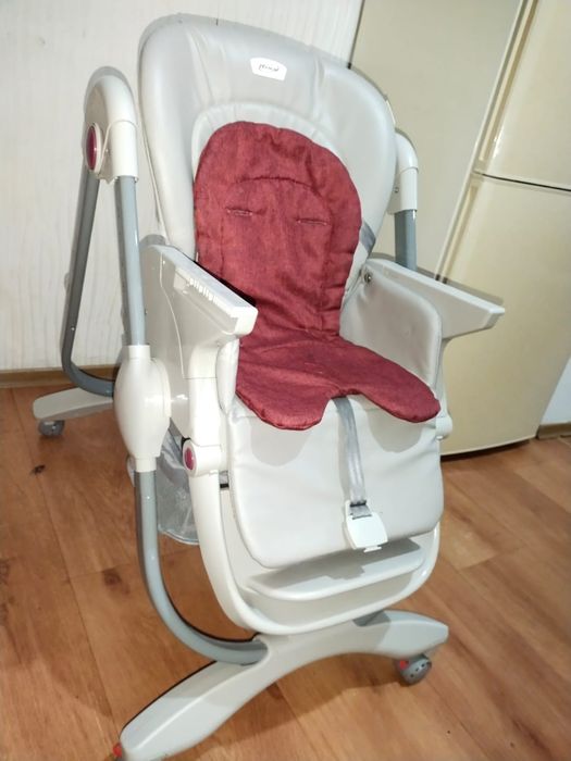 Детский столик универсальный