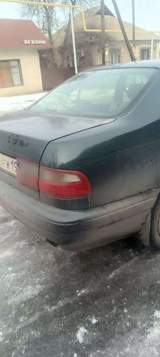 Продам тойоту карину