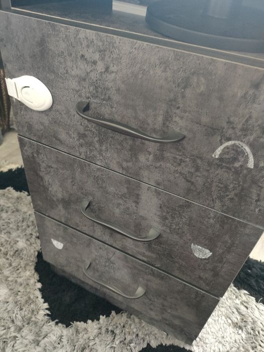 Продам стол в хорошем состоянии