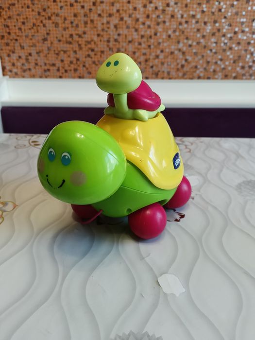 Развивающие игрушки для малышей.