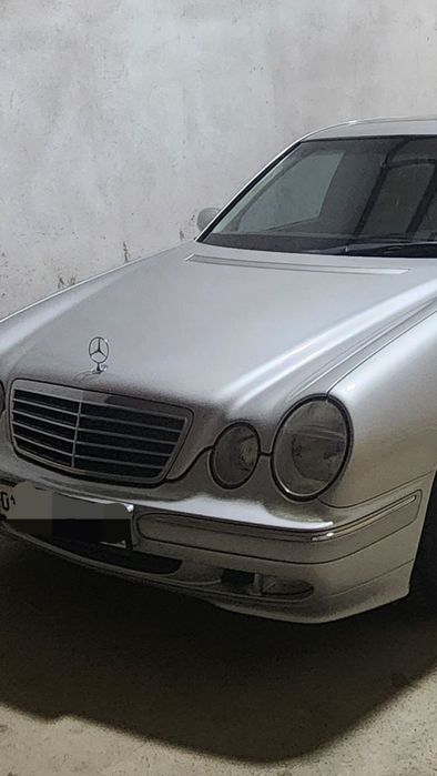 Mercedes Benz w 210