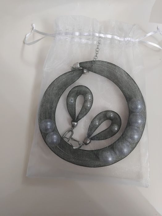 Продам набор колье и серьги