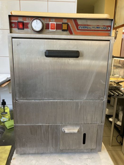 Работеща чашомиялна