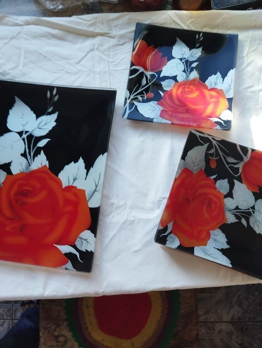 Продавам Китайски сервиз порцелан,оригинален.