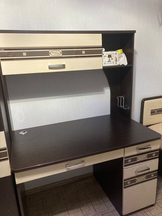 Письменный стол 60000