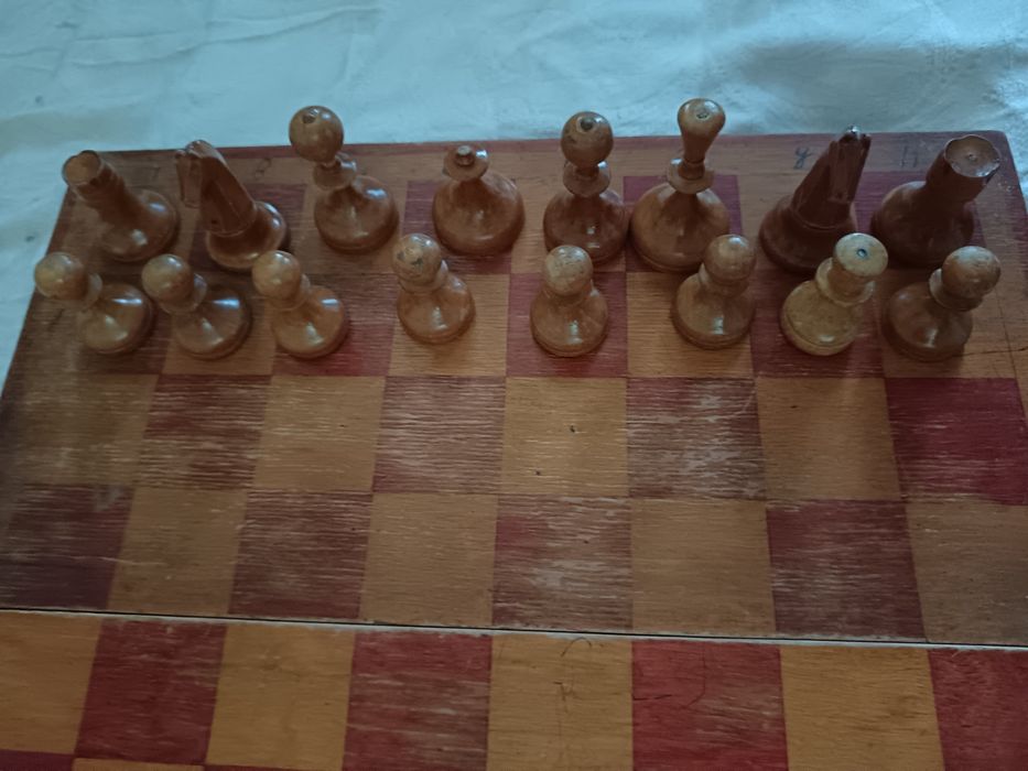 Шахматы на добор  shaxmat qo'shimcha yig'ish uchun
Деревянные 
Не хват