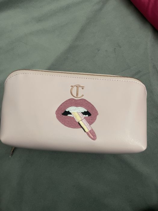 Косметичка Charlotte Tilbury
