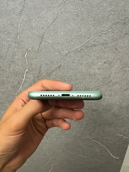 Iphone 11  память 128gb все работает