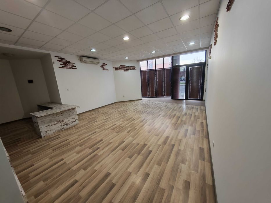 Дава се под наем Офис в Перник, Изток - 120 кв.м за 498.27 € - Снимка #1