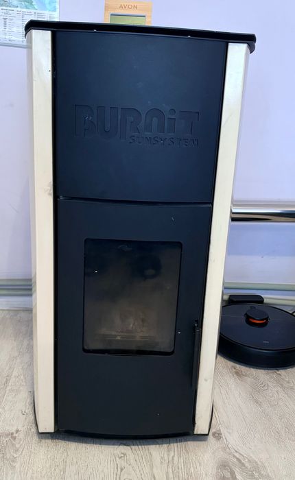 Пилетна камина бурнит 13kw  с 4 радиатора и лира