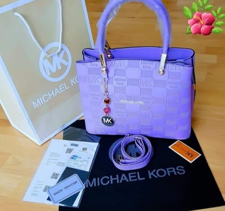 Genti Michael Kors,diverse dimensiuni si nuanțe,logo metalic auriu,sac