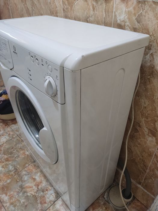 Стиральная машина INDESIT WIU80