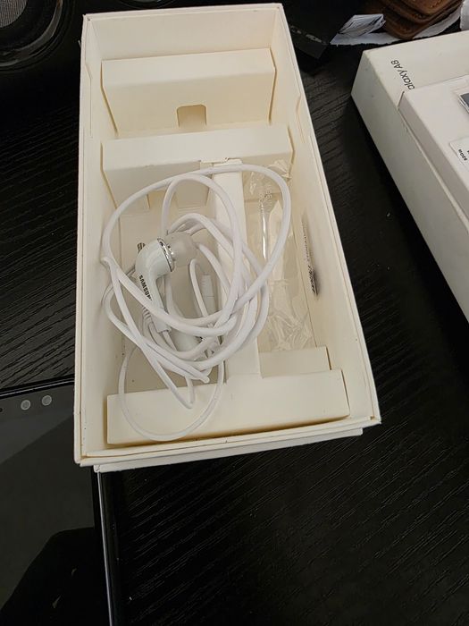 Vând Samsung Galaxy A8 2018