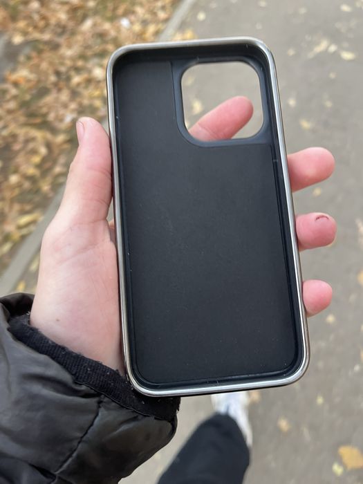 Продам чехол Айфон 13 пол макс