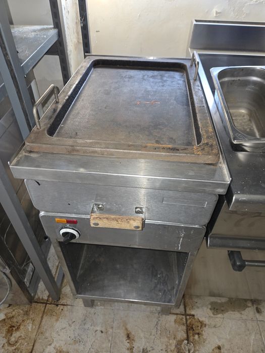 Grill de banc pe gaz sau curent, neted și striat,