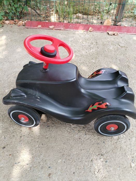 Mașinuță de mers pentru băieți.